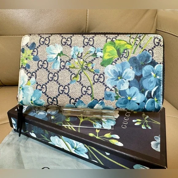SOLD ❌ GG Supreme Monogram Blue Blooms Zip Around Wallet - Picture 3 of 7